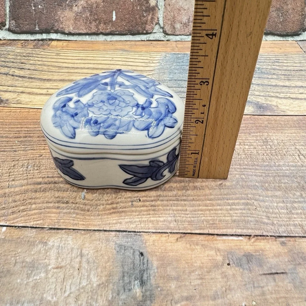 Vintage Blue White Chinoiserie Heart Lidded Flower Trinket Dish Ring Grandmacore